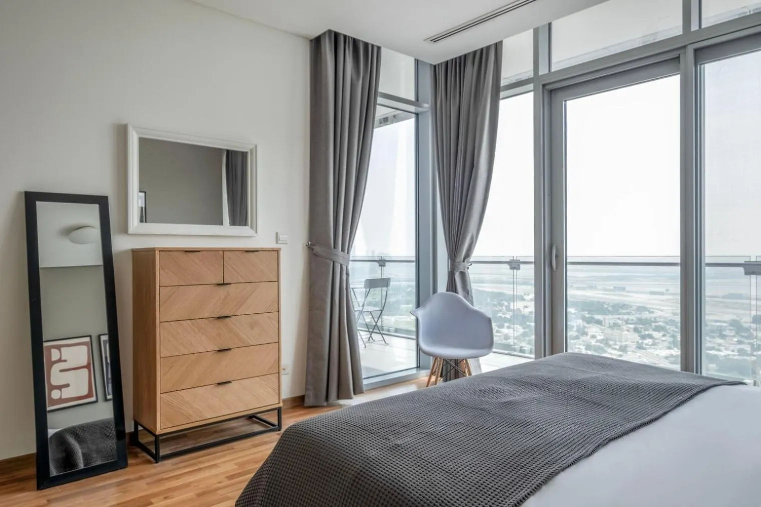Blueground Difc Squash Swimming Pool Gym Dxb-1461 Apartment Dubai 0*,  United Arab Emirates
