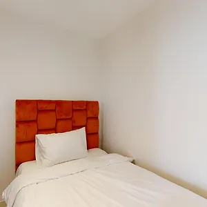 Greenfuture - A A Tower - Two Bedrooms شقة